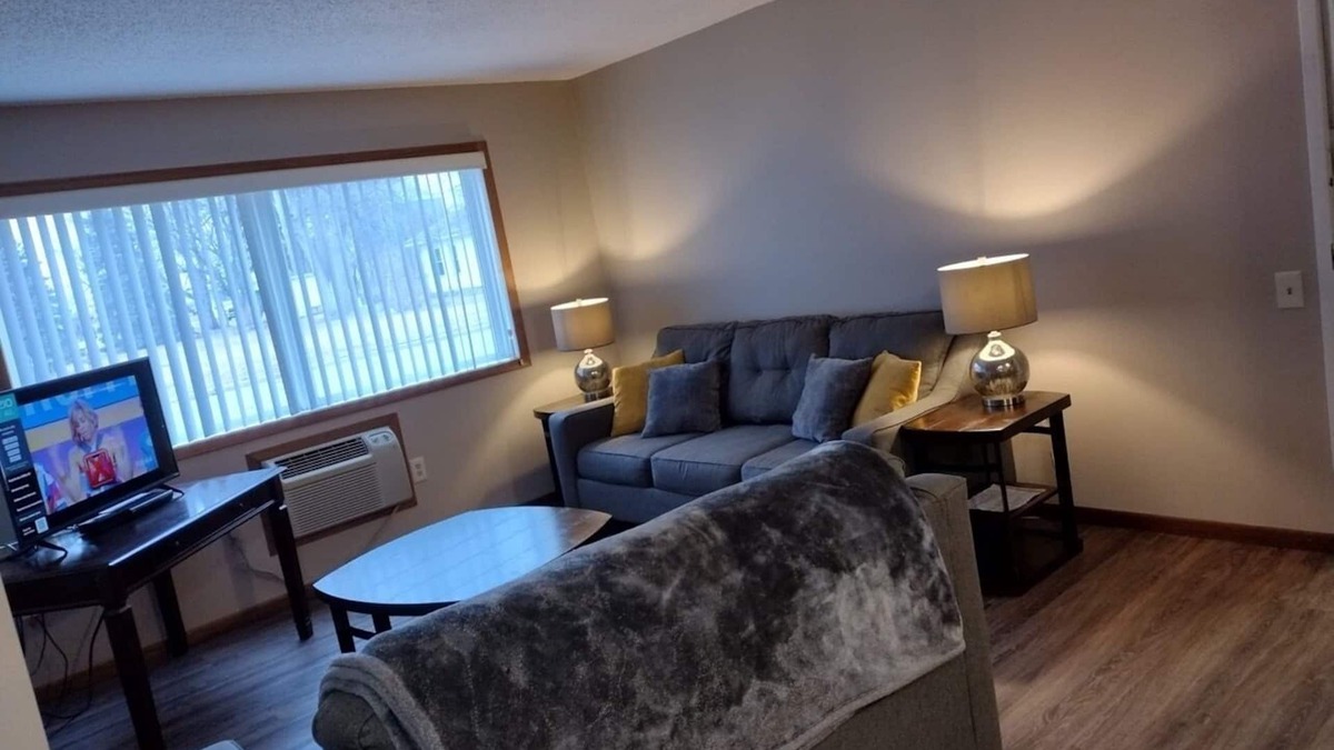 Laurel Apartment | Newly Remodeled Fully Furnished Apartment Laurel