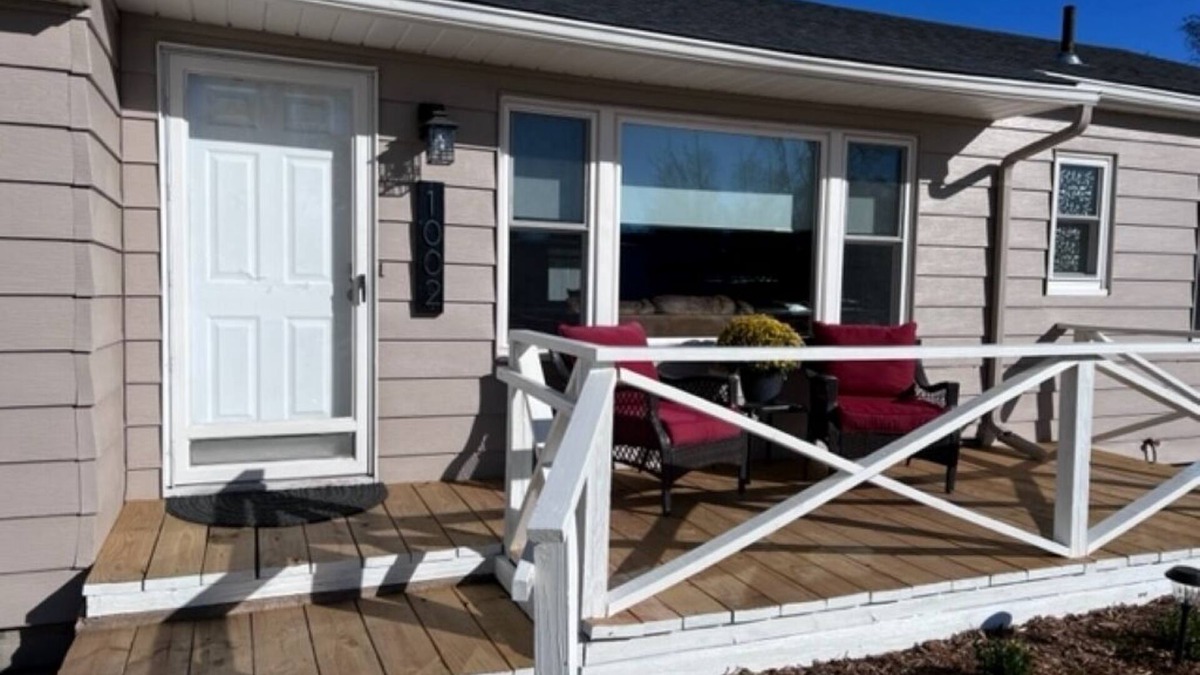 Hutchinson House | Newly remodeled home in a safe/quiet neighborhood located near fairgrounds.n