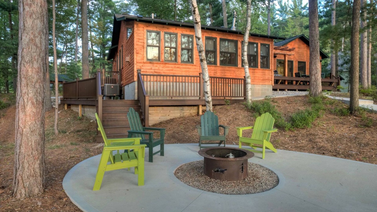 Mayfield House | Newly Remodeled Lakefront Cabin w/Modern Amenities.