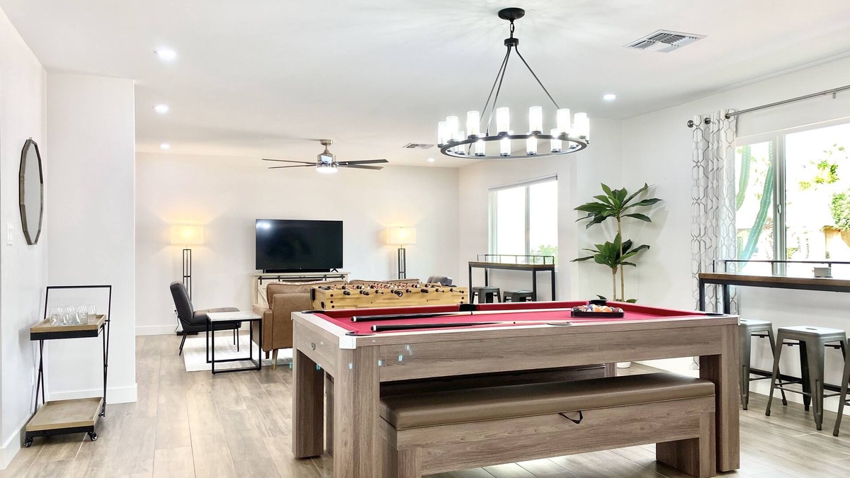 Raskin Estates House | Newly Remodeled Luxury Home, Heated Pool, All Amenities, Fun Entertainment