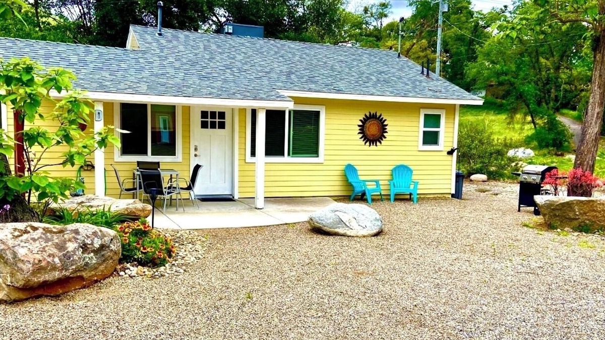 Three Rivers Cottage | Newly remodeled quaint Cottage