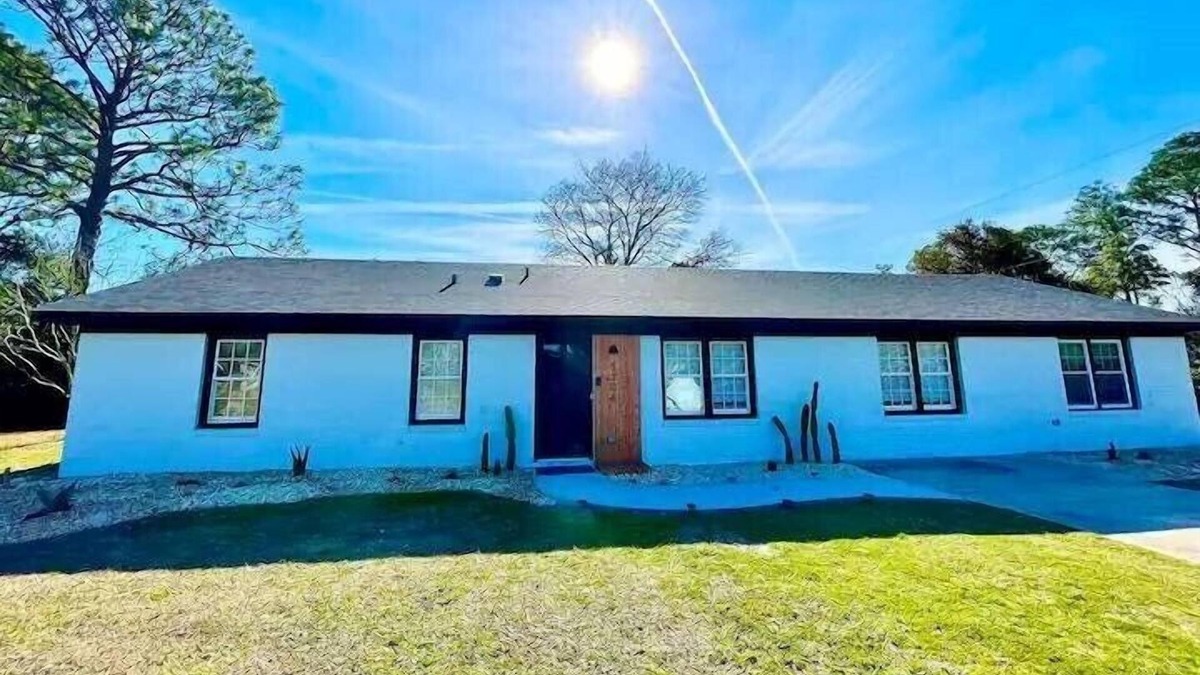 Kings Grant House | Newly Remodeled - Sleeps 8! Remodeled