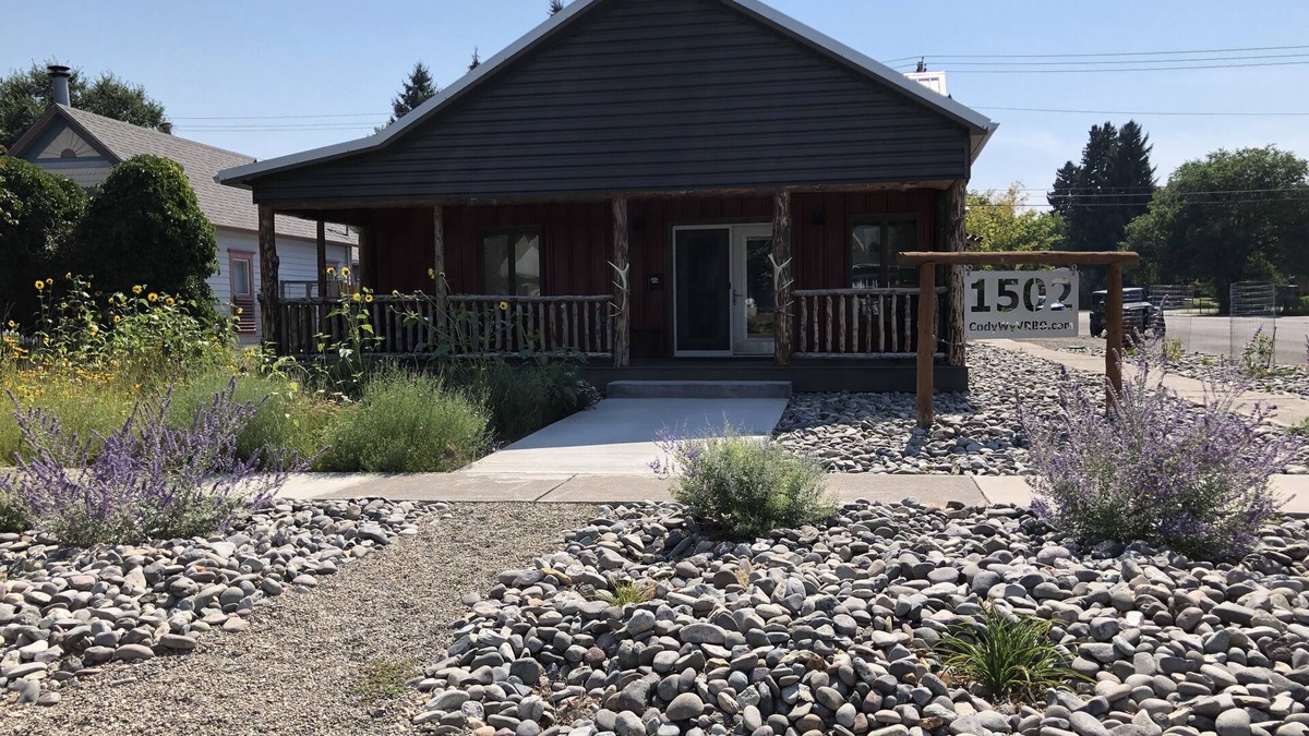 Cody House | Newly remodeled, Steps from Downtown, Family Friendly
