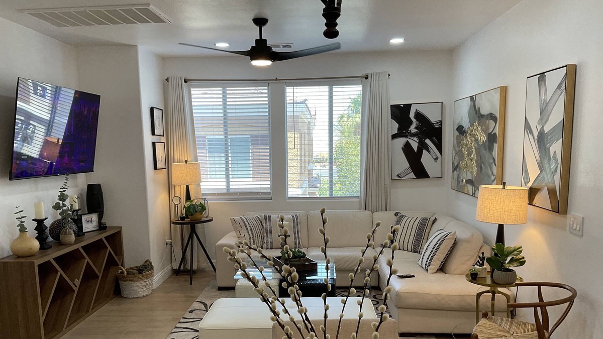 Centennial Hills House | Newly Remodeled Townhome 20 Minutes From the Strip