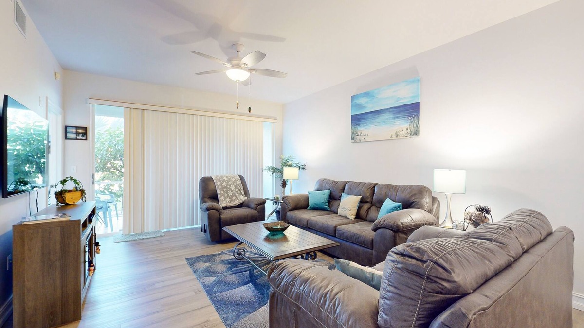 Vanderbilt Beach Condo | Newly renovated 1st-floor condo near Vanderbilt Beach with beach gear, pool, AC