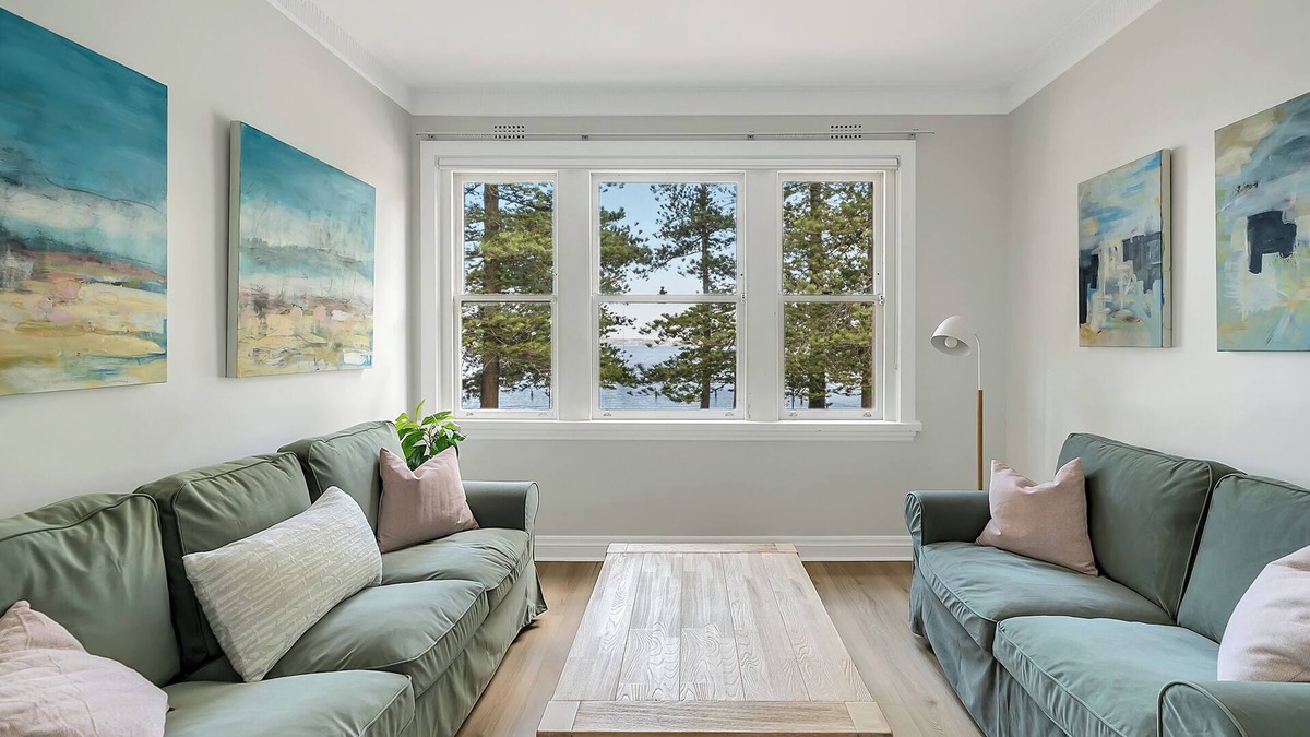 Manly Apartment | Newly Renovated 2 Bedroom Art Deco on The Harbourfront