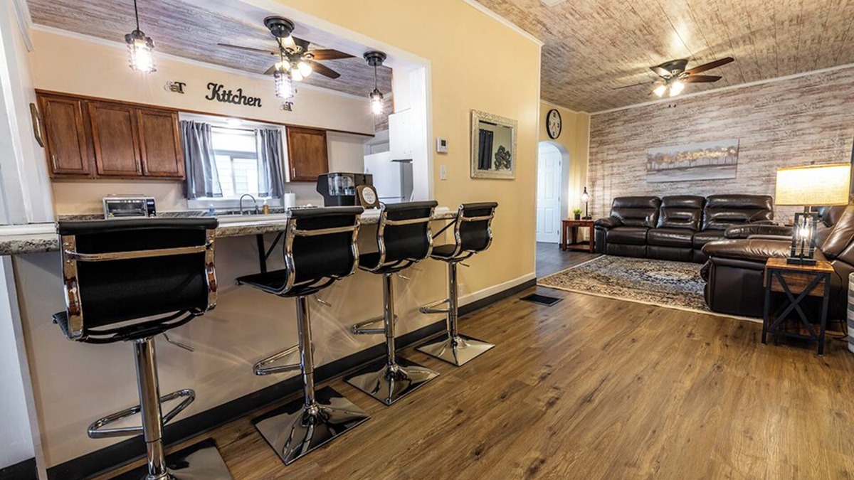 Hermitage House | Newly renovated 3-bedroom 2-full bath 2-Story house close to beautiful Buhl Park