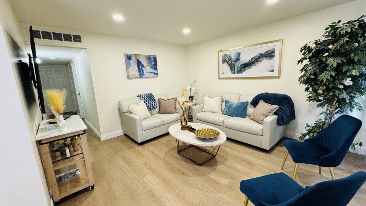 Ferndale House | Newly Renovated 3-bd house in Ferndale minutes away from the dazzling downtown