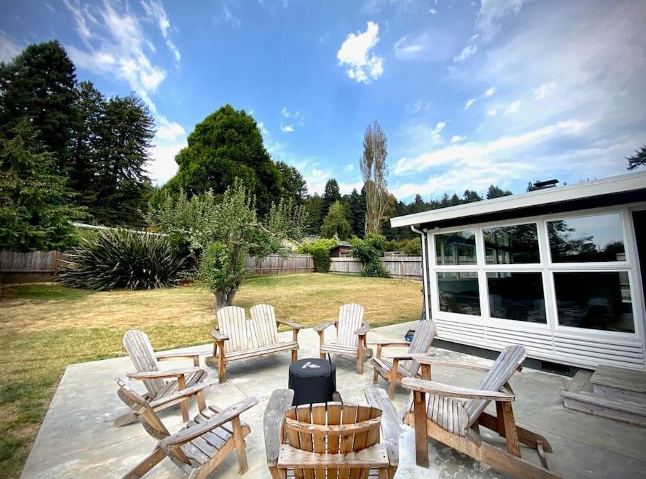 Jacoby Creek House | Newly Renovated Arcata Sunny Mid-Century Gem