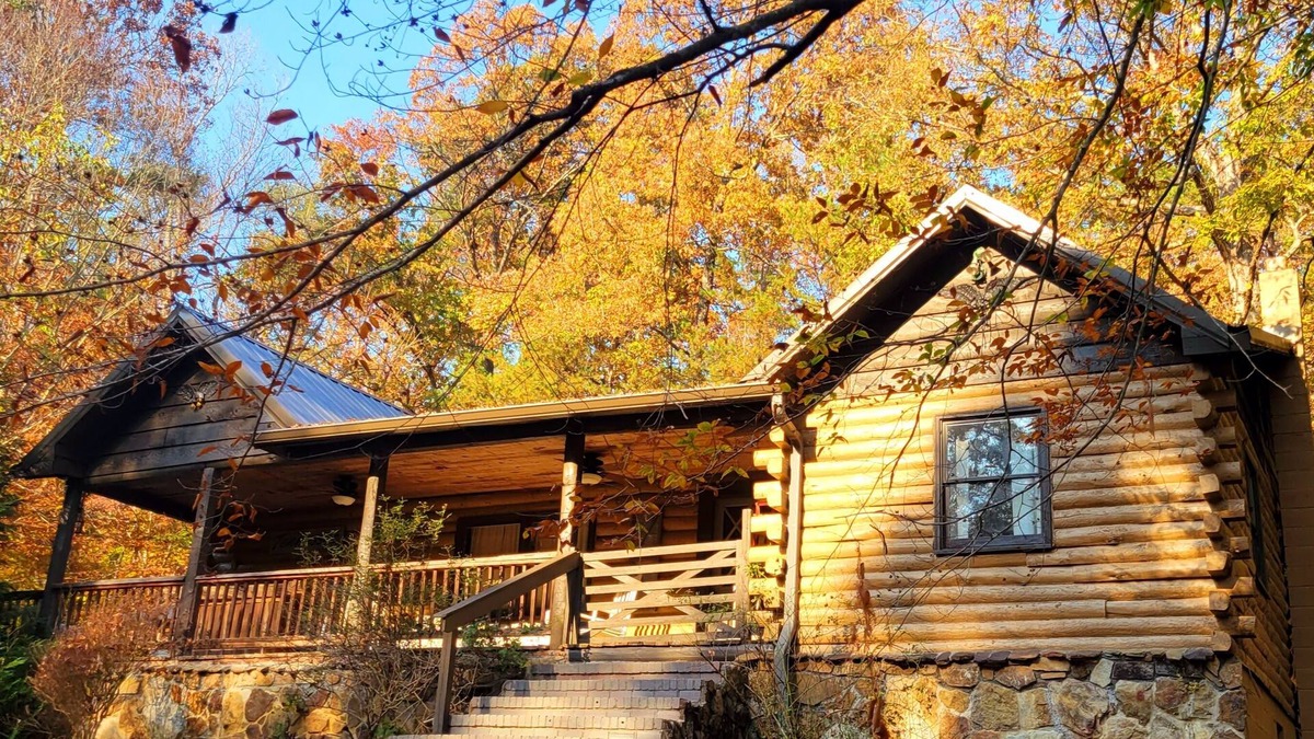 Lookout Valley Neighborhood Association Cabin | Newly Renovated Cabin Close to Downtown Chattanooga