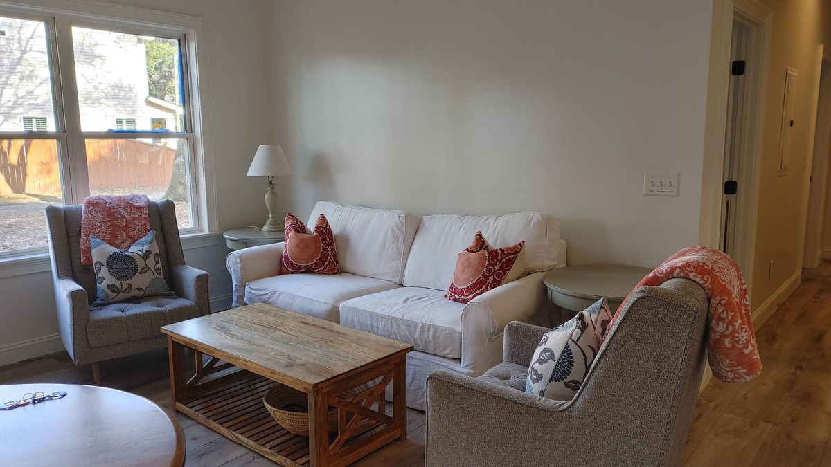 Charleston Cottage | Newly Renovated close to Downtown & Folly Beach