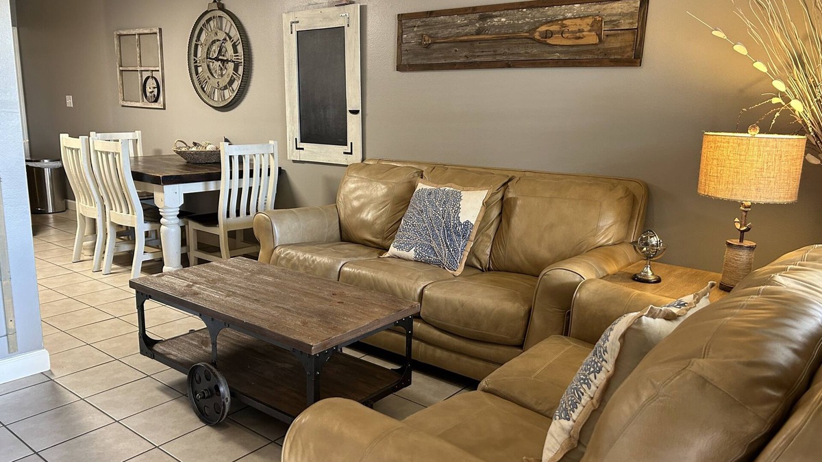 Navarre House | Newly Renovated Close to the Beach