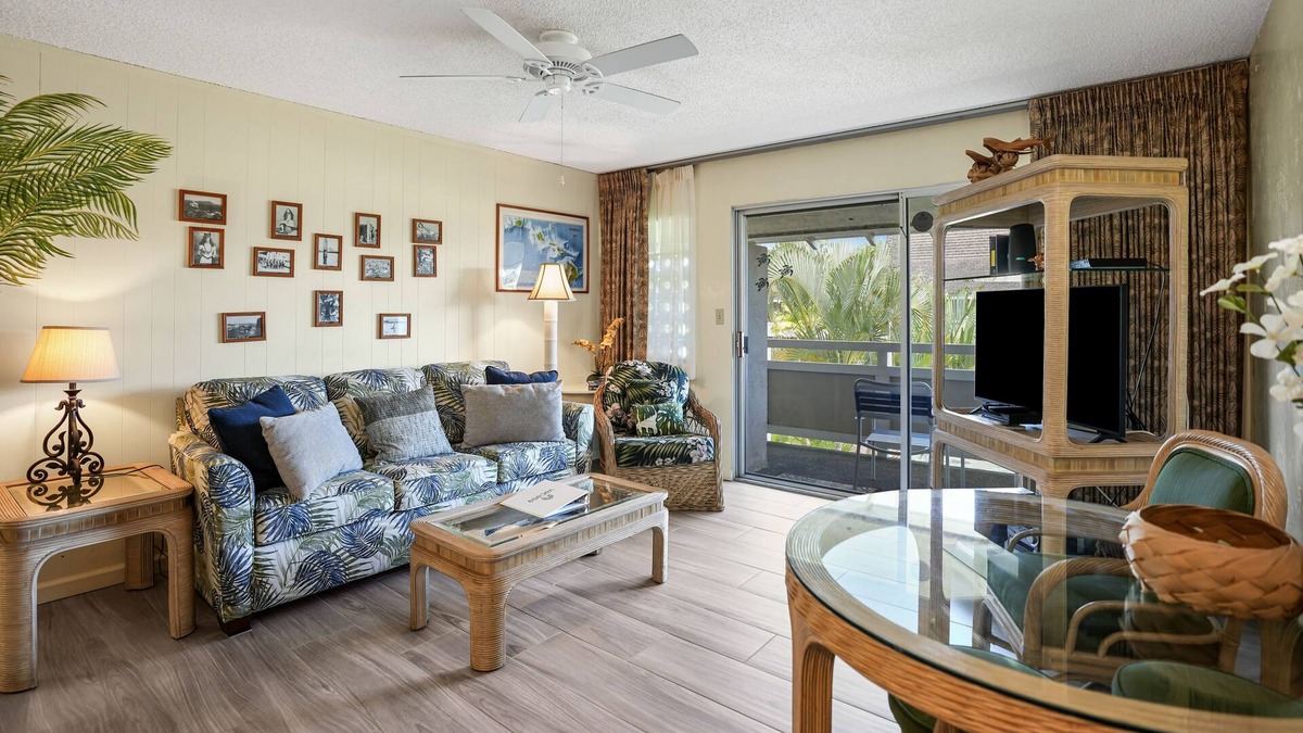 Wailua Apartment | Newly Renovated condo with pool and hot tub - short distance from the beach