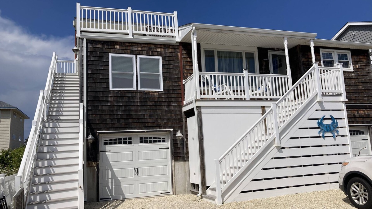 North Beach Haven Cottage | Newly Renovated Cozy Beach Cottage in desirable Brant Beach