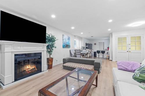 University City House | Newly Renovated Entire 4BR house and big backyard