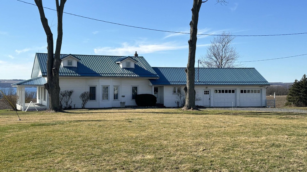 Romulus Other | Newly Renovated Farmhouse Finger Lakes