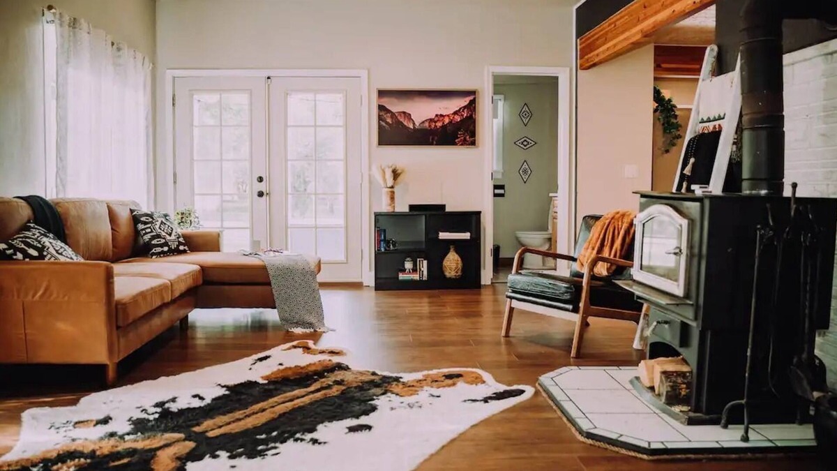 Salmon House | Newly renovated historical house. Walking distance to all of downtown!