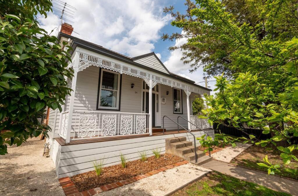 East Bendigo House | Newly renovated, Kennedy Cottage - close to CBD
