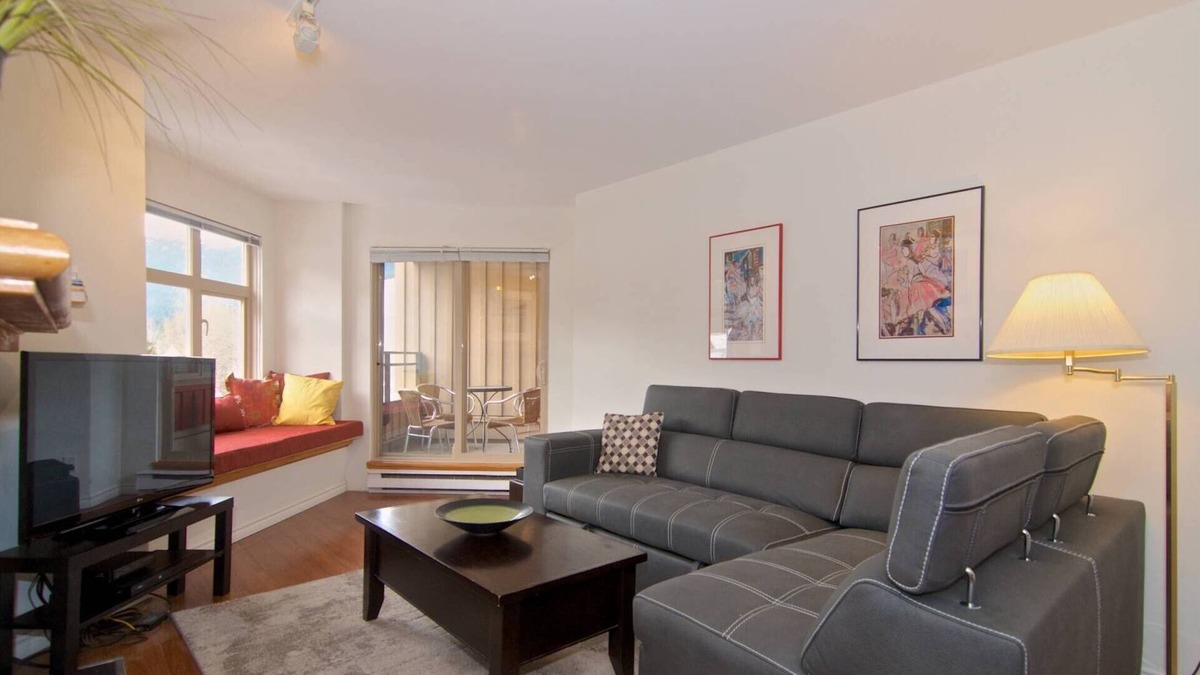 Whistler Creekside Condo | Newly renovated, KING bed, Gas fireplace, Free parking, Heated pool/hot tub Professionally Managed.