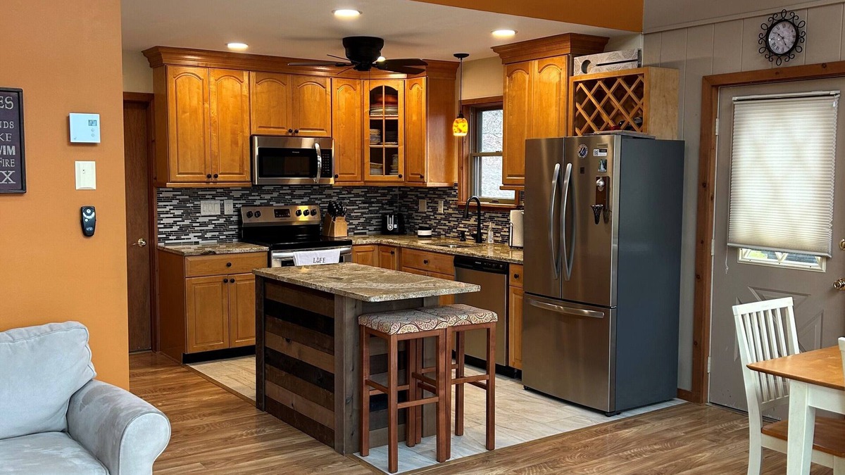 Lakeville House | Newly renovated kitchen, 3 Bed/2 Bath, Finished Basement w/game room!