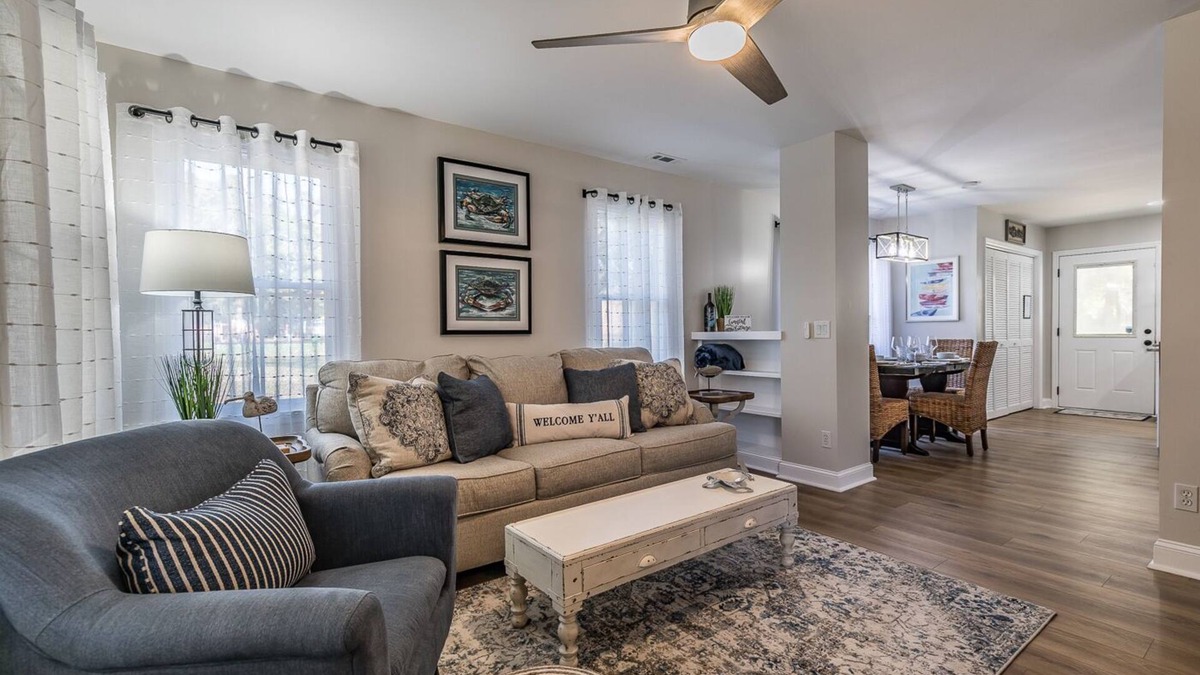 Mossy Oaks House | Newly Renovated listing! Cottage on Broad