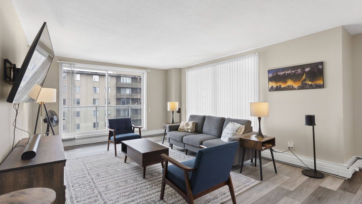 Saskatoon Downtown Condo | Newly Renovated Modern Downtown Condo