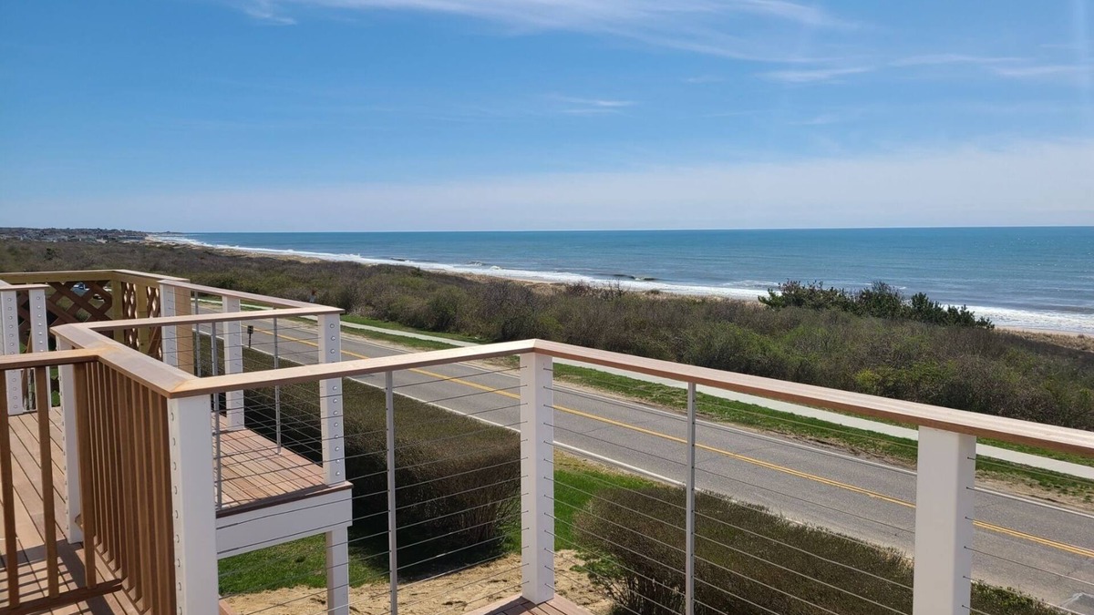 Montauk Condo | Newly Renovated Montauk Oceanfront Condo- steps to Beach, Fishing, Golf, & Town!