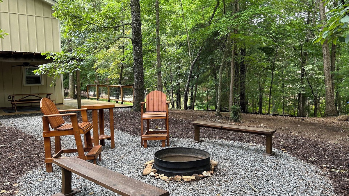 Ellijay House | Newly Renovated Quiet Cottage close to Downtown