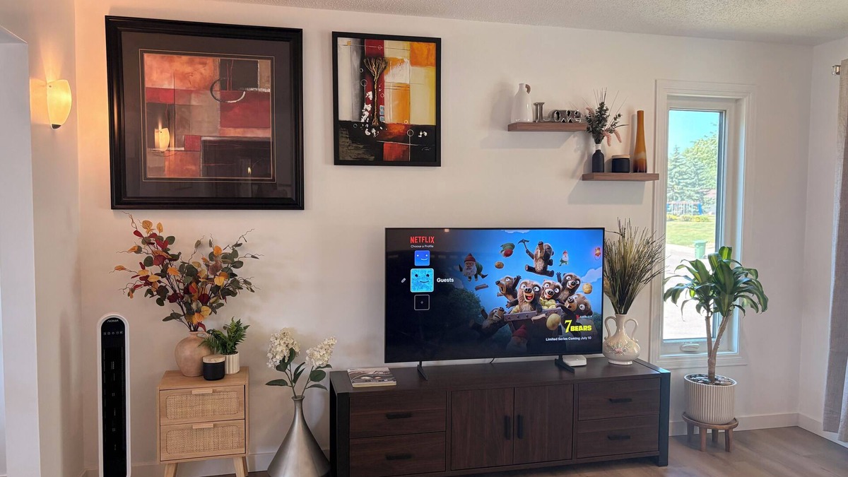 Regina House | Newly Renovated- Spacious 4 BR
