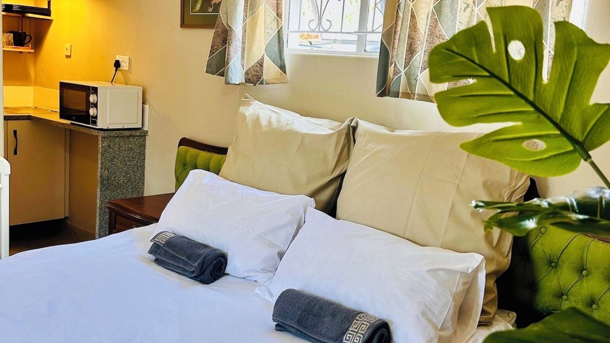 Greendale Apartment | Newly Renovated Studio on 2 Acres: Modern, Rustic & Peaceful Getaway in Harare!