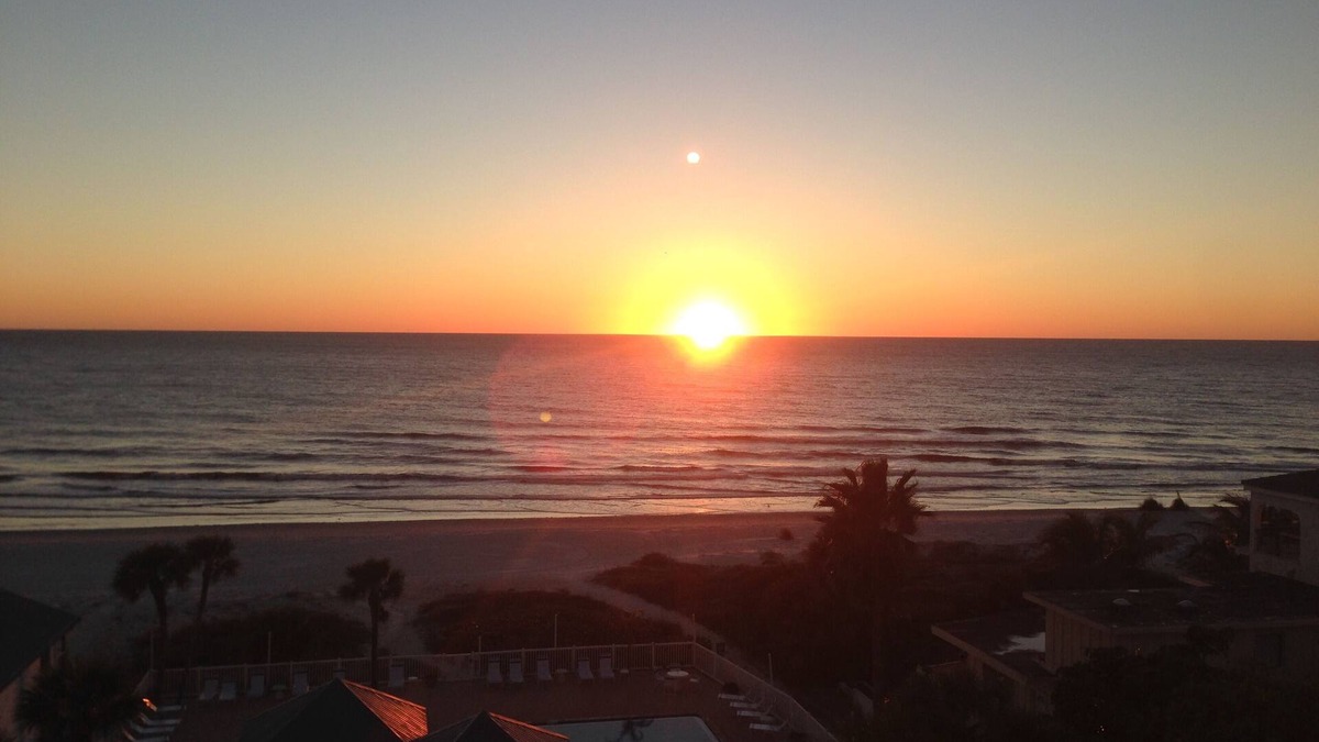 Redington Shores Condo | Newly Renovated - View of Paradise, Redington Shores, Florida