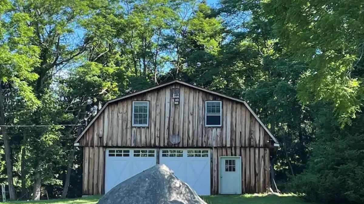 Wading River House | Newly renovated Wading River Barn