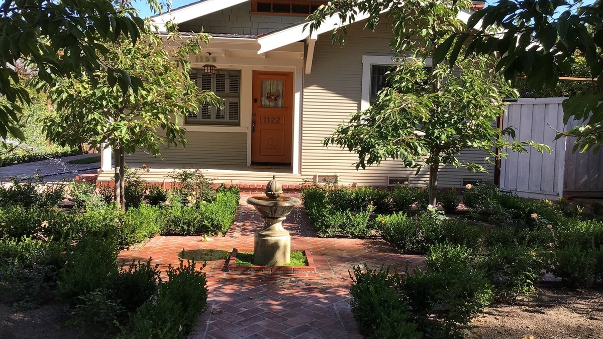 Junior College Neighborhood Association Cottage | Newly renovated Wine Country Historic Cottage