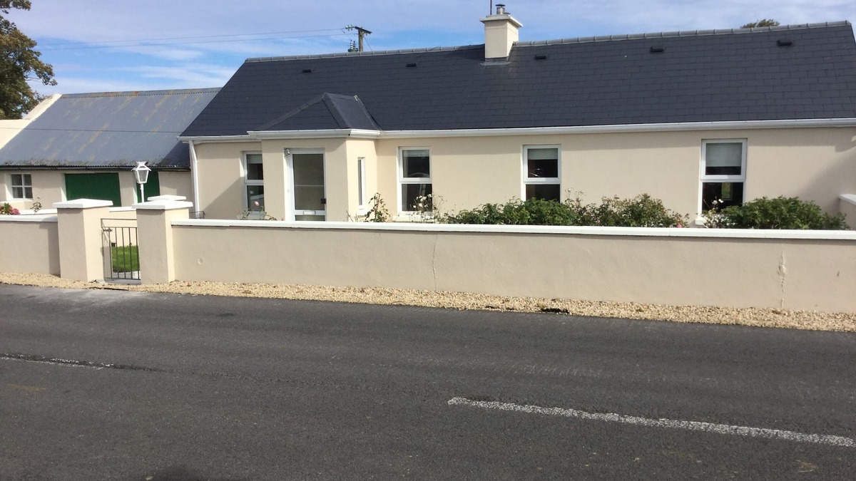 Enniscrone Cottage | Newly restored cosy 3 bedroom cottage in Enniscrone Village