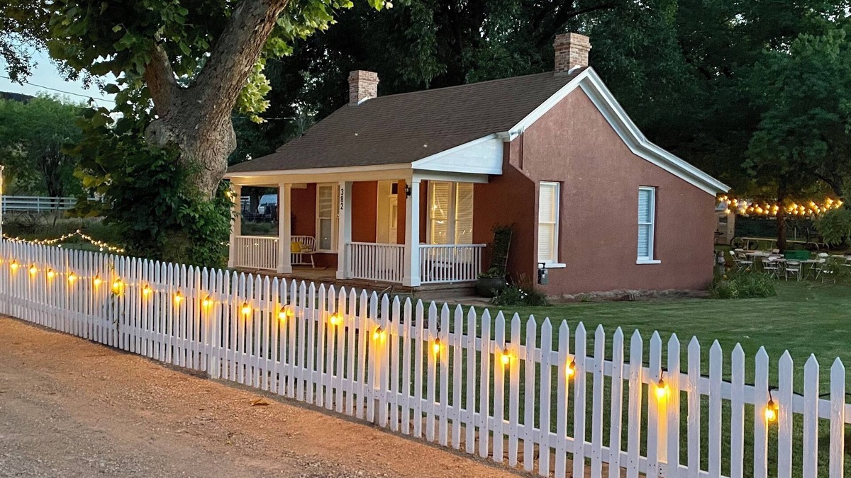 La Verkin Cottage | Newly restored historical cottage near Zion National Park