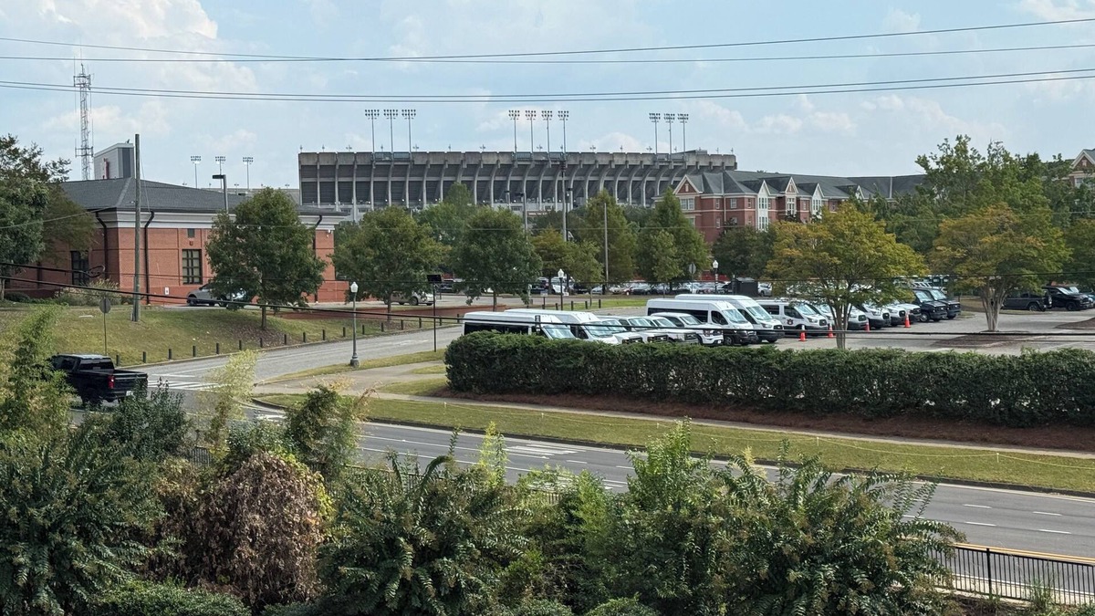 Auburn Condo | Newly updated condo steps from Jordan Hare and downtown Auburn!