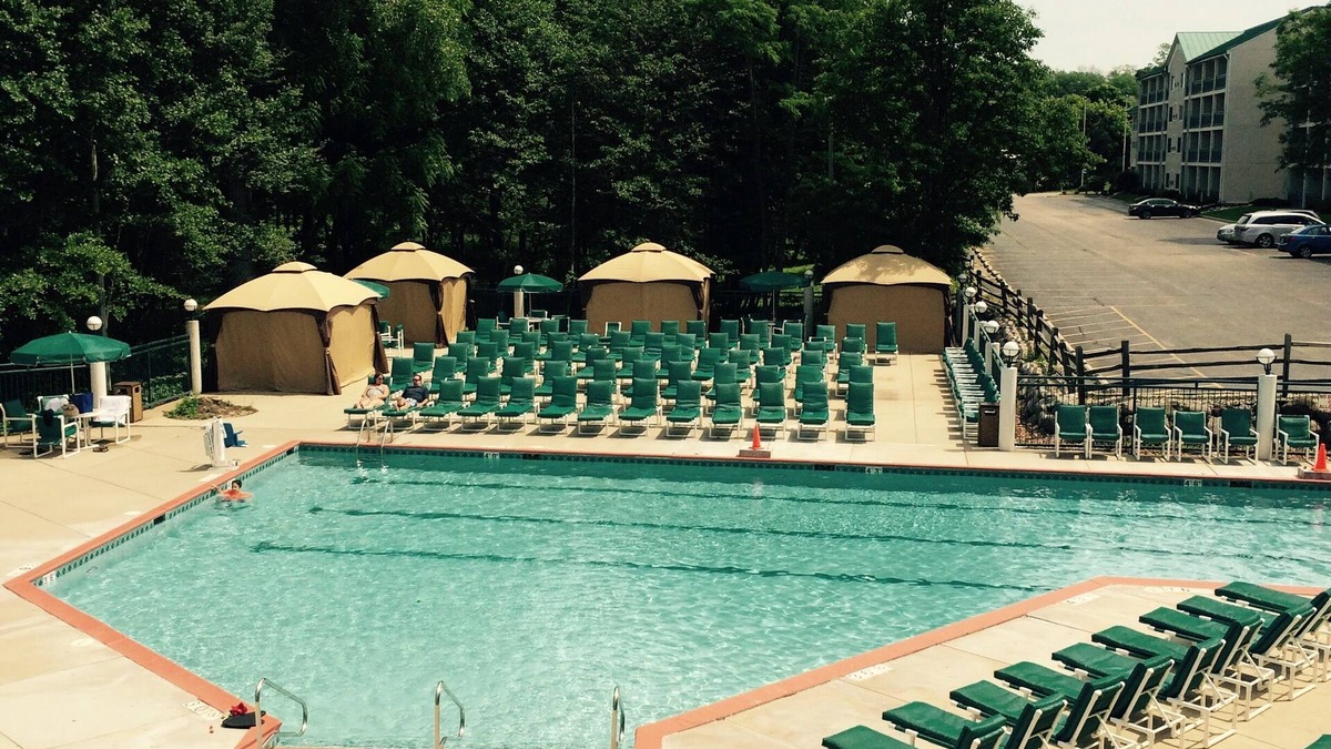 Lake Geneva Apartment | NEWLY Updated! Cove of Lake Geneva, Private Luxury Resort Pool View