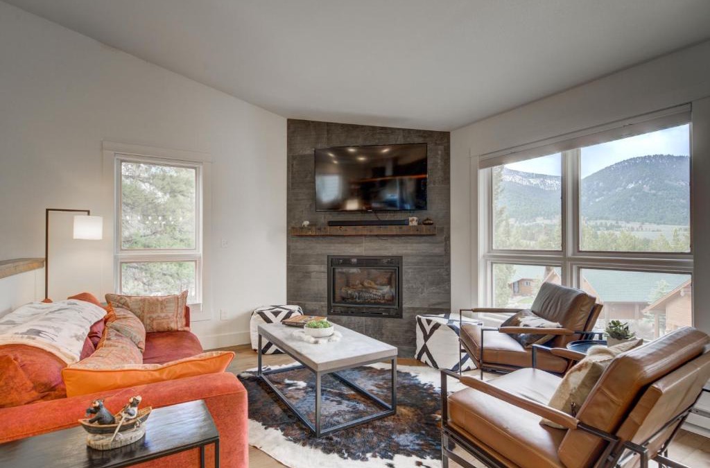 Big Sky Apartment | Newly Updated! Hot tub/pool! Mountain View! Pets!