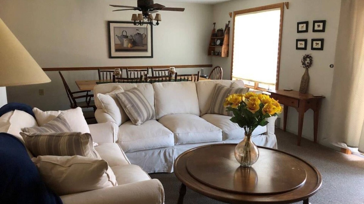 North Creek House | Newly updated with flooring, carpet and furnishings