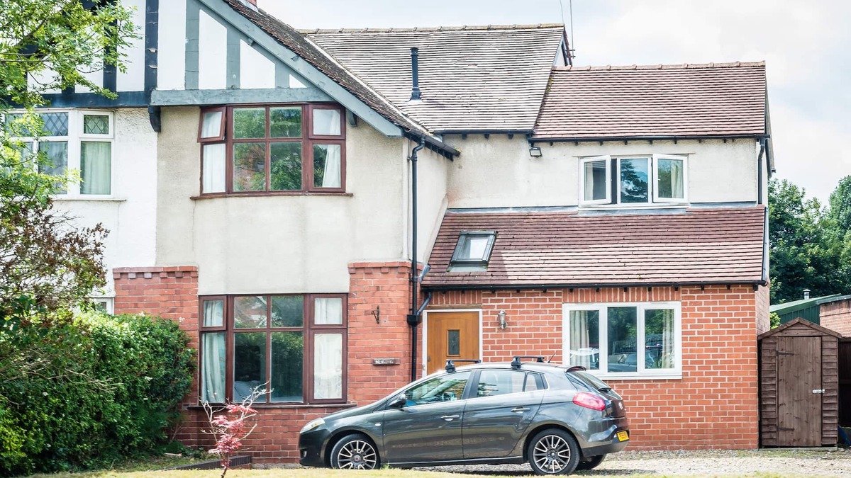 Chester House | Newlyn House - 5 bed sleeps 11 Guests