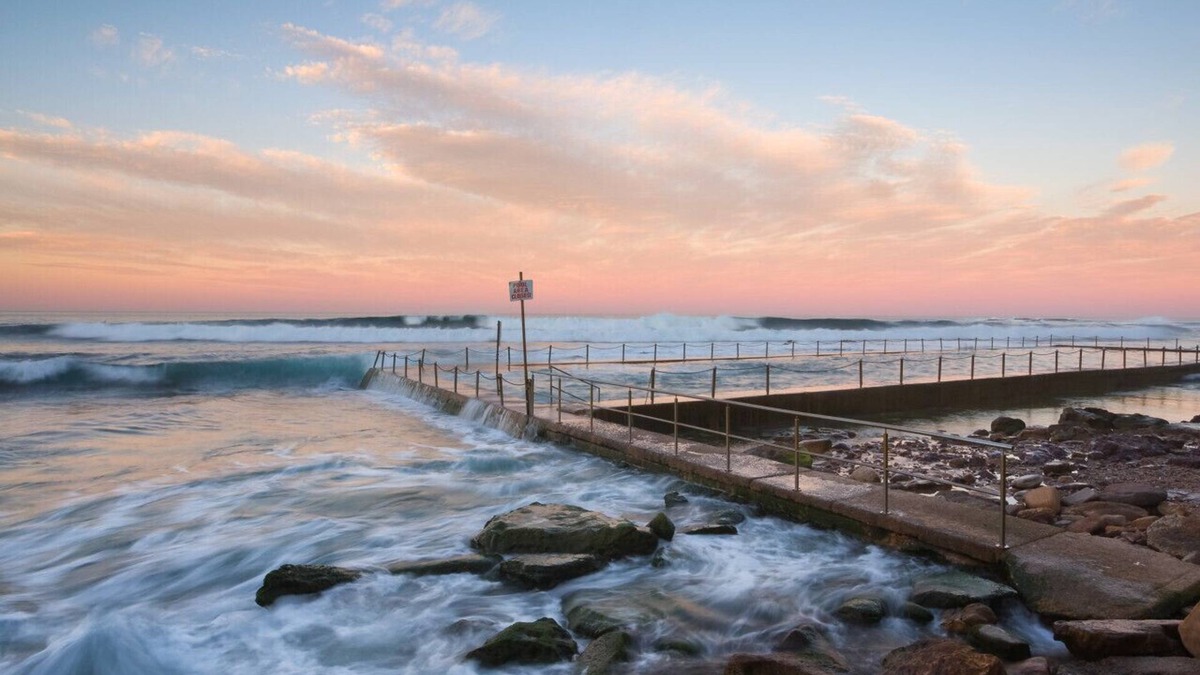 Newport House | Newport Luxe - Quick walk to Beach