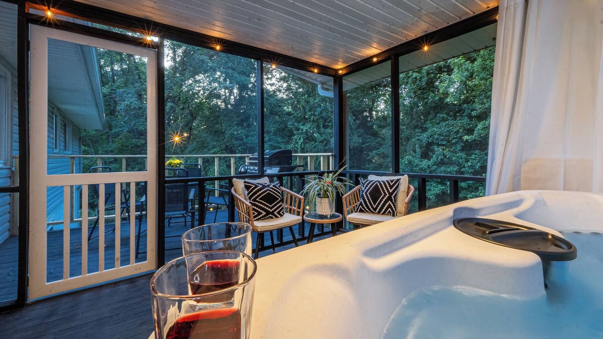Summerlee House | NewRiverGorge4bedroom#HotTuB#FiRePit#GameRooM#BBQGrill#PetFriendly