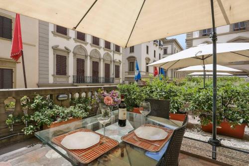 Duomo Apartment | Next to the Duomo of Florence, Lorenzo, with Private Terrace