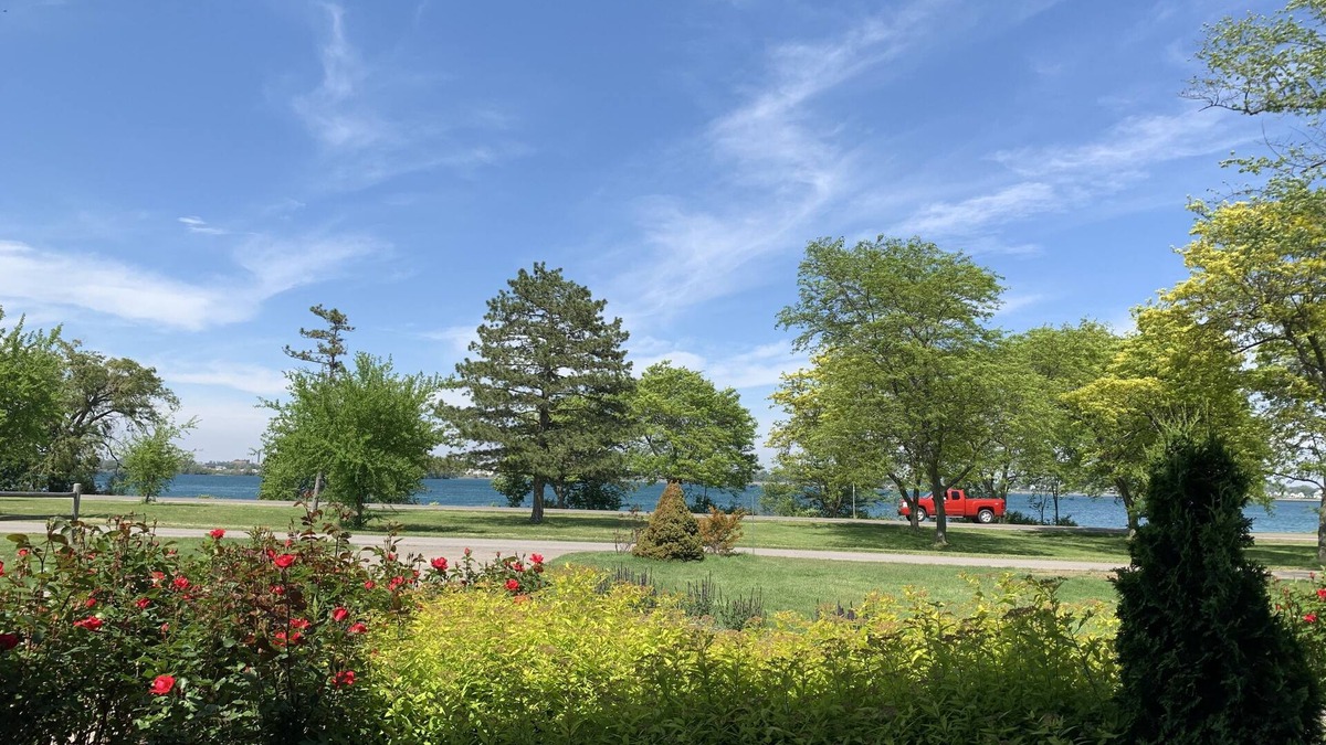 Fort Erie Cottage | Niagara Riverview&Private pool &Hot Tub (6-8)