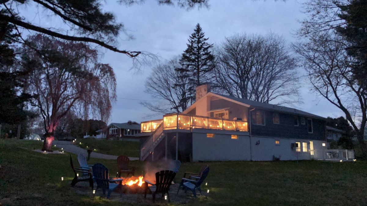Waterford House | Niantic Bay & Play House