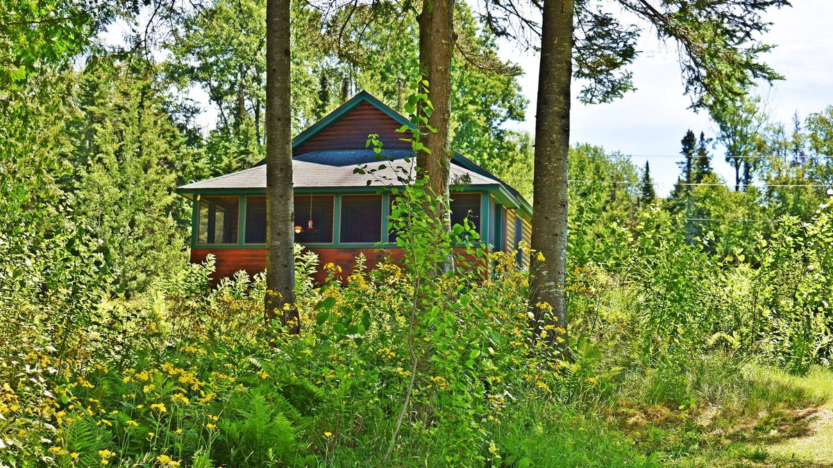Rangeley Plantation House | Niboban Cabin 2 - Cute Niboban Cabin on Rangeley Lake!