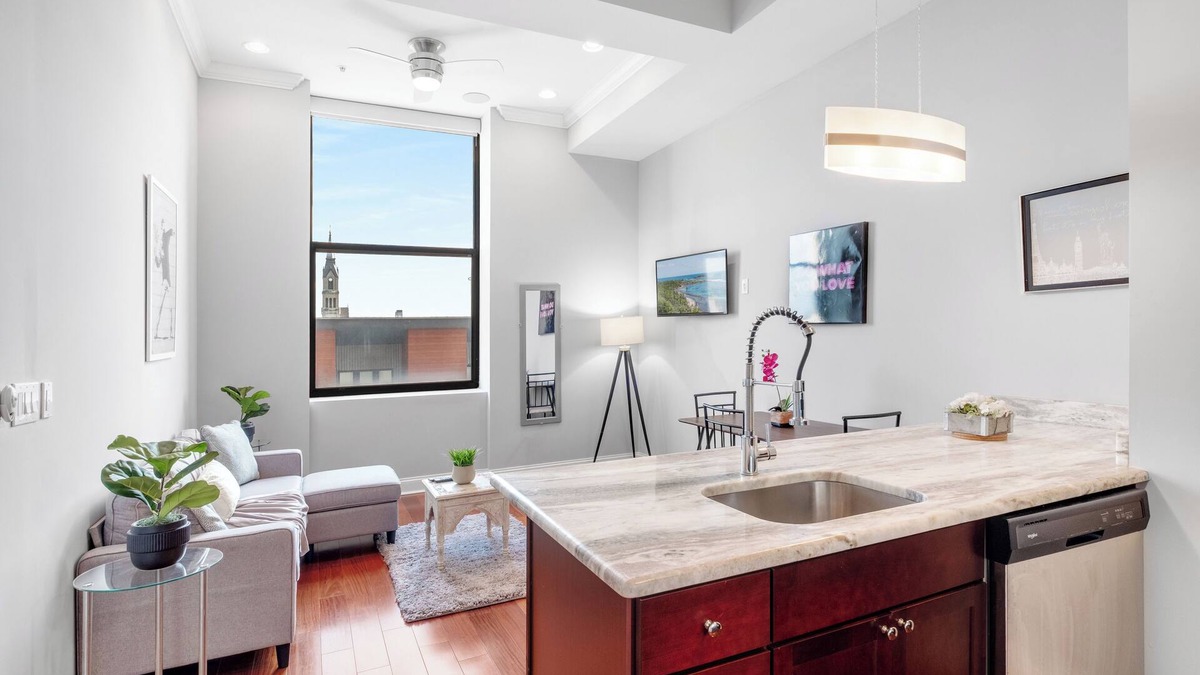 Olde Kensington Apartment | Nice 1 Bdrm Luxury Flat