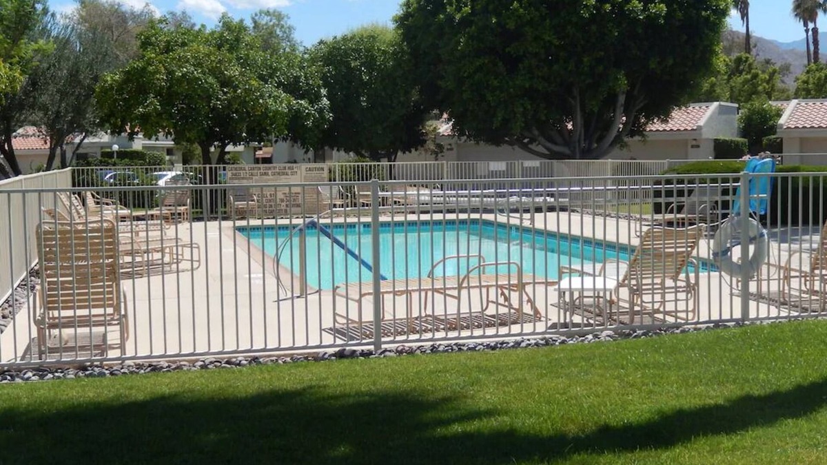 Cathedral City Condo | Nice 2-bedroom condo with AC in Cathedral Canyon Country Club