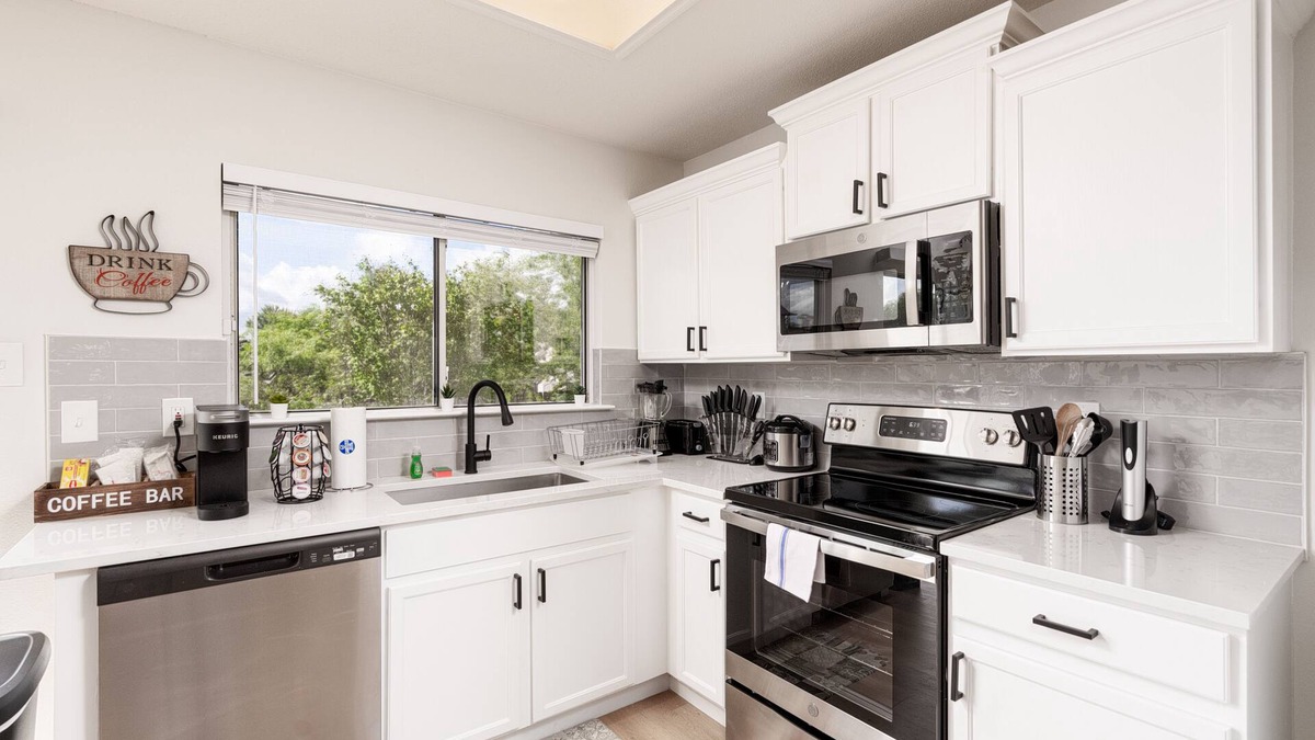 Converse House | Nice 3BR/2BA house in amazing San Antonio, close to Randolph AFB with no stairs