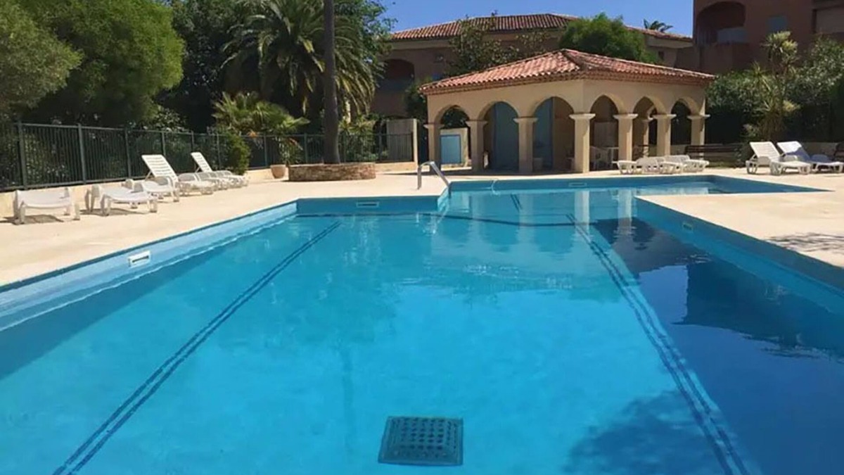Saint-Tropez Apartment | Nice and cosy apartment center ST TROPEZ, view of the gulf swimming pool parking
